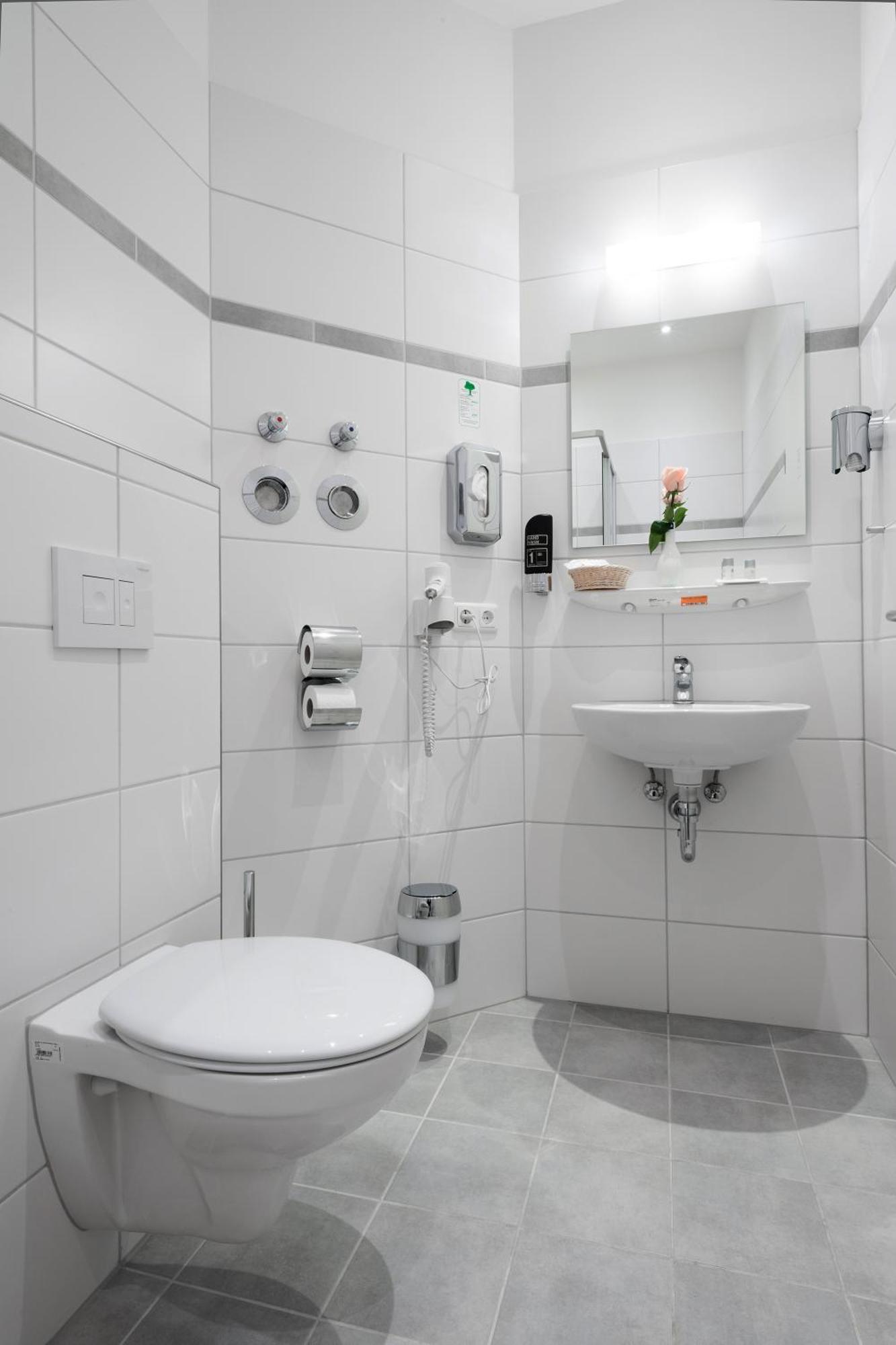 Standard Single Room,1148774584:JPEG